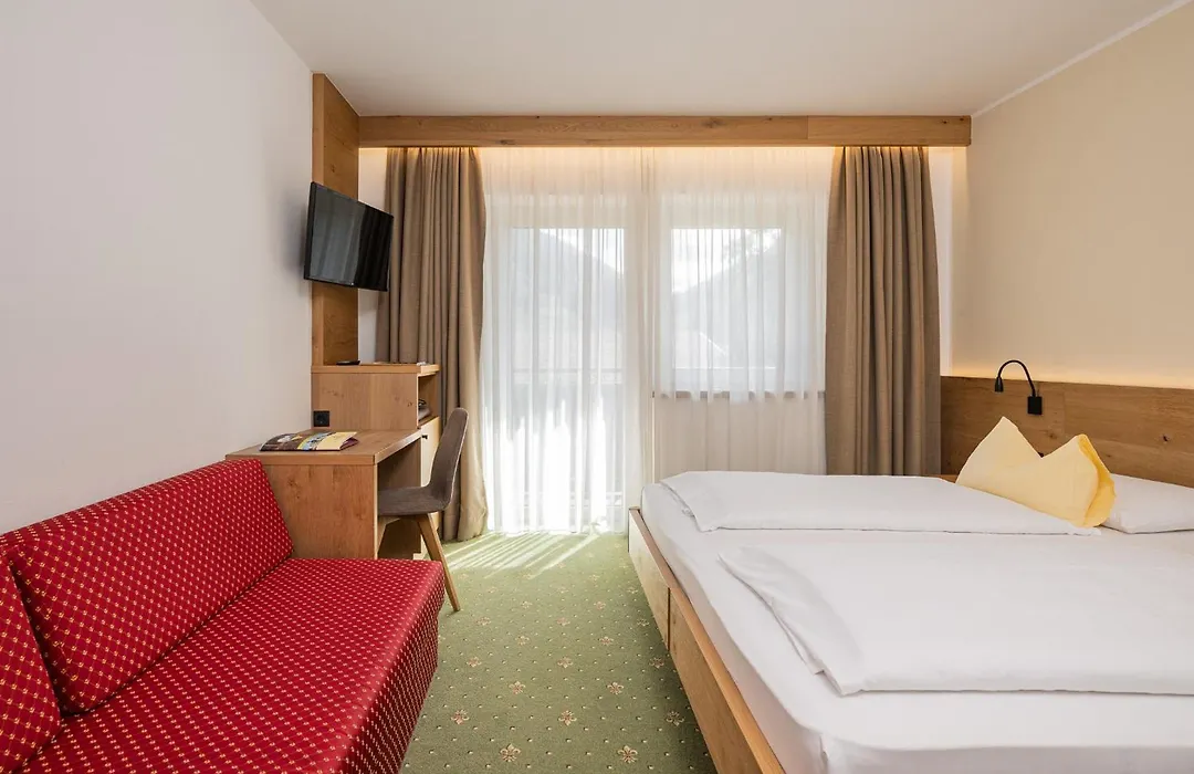 Wirtshaushotel Alpenrose-1